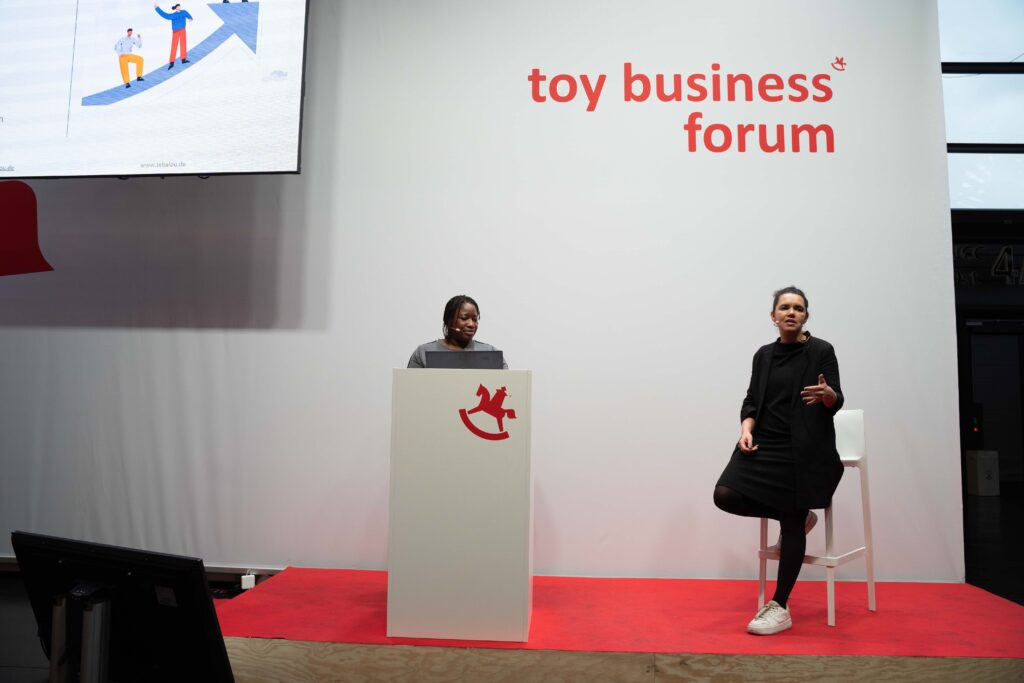 Olaolu-Fajembola _und_Tebogo_Nimindé-Dundadengar_toy_business_forum_Nuernberg